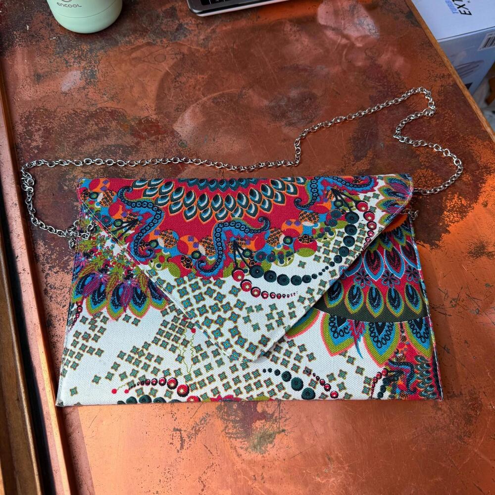 Boho Envelope Clutch With Detachable Chain Strap. 11.5' x 7.5" Floral Design EUC